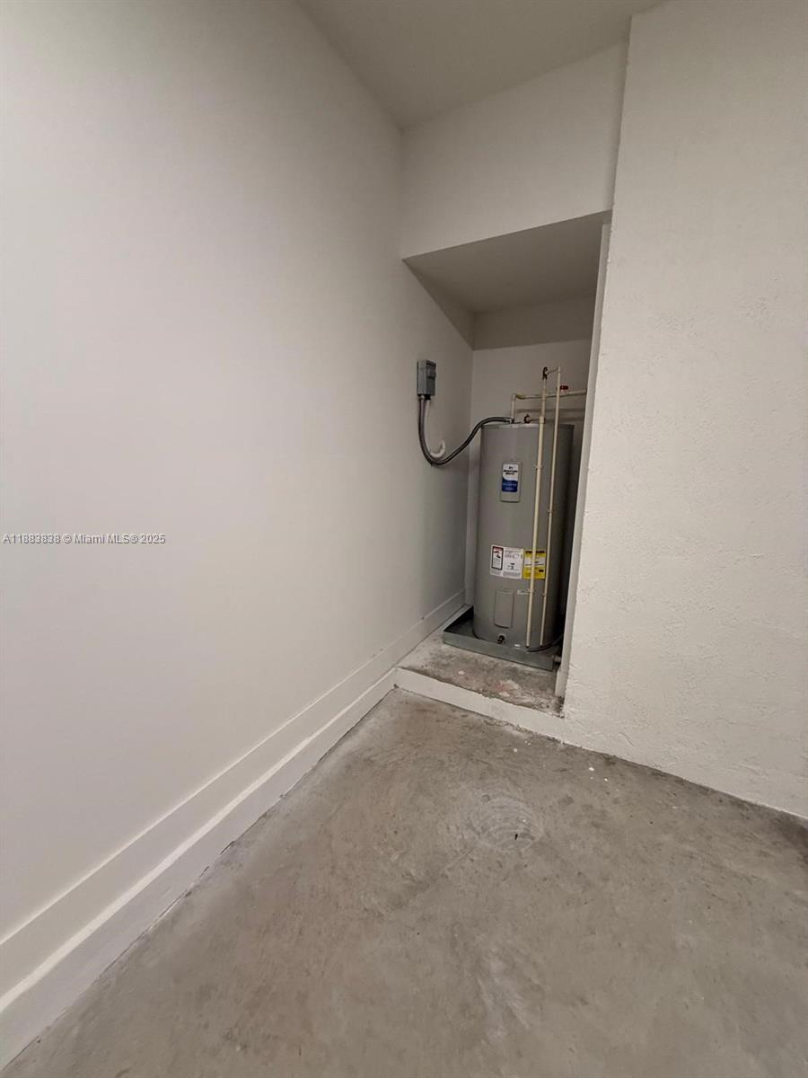 RESERVE AT DAVIE - Residential Lease