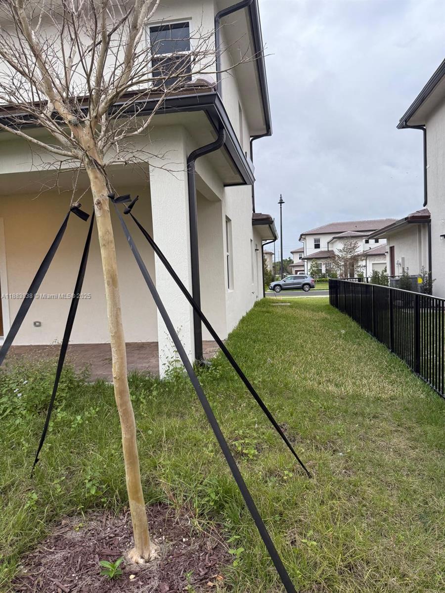 RESERVE AT DAVIE - Residential Lease