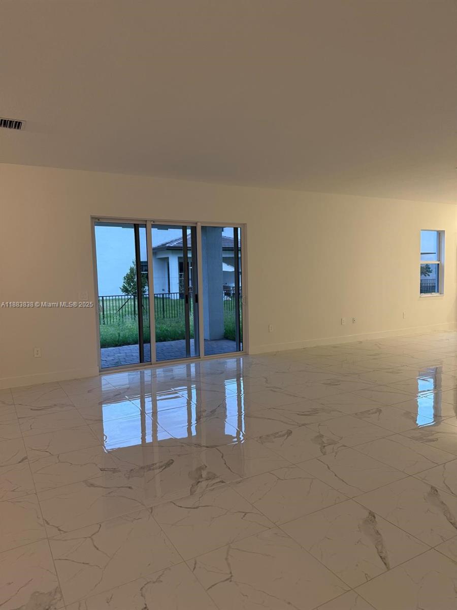 RESERVE AT DAVIE - Residential Lease