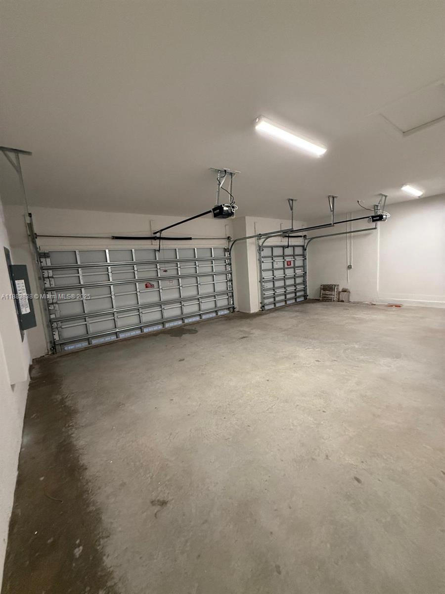 RESERVE AT DAVIE - Residential Lease