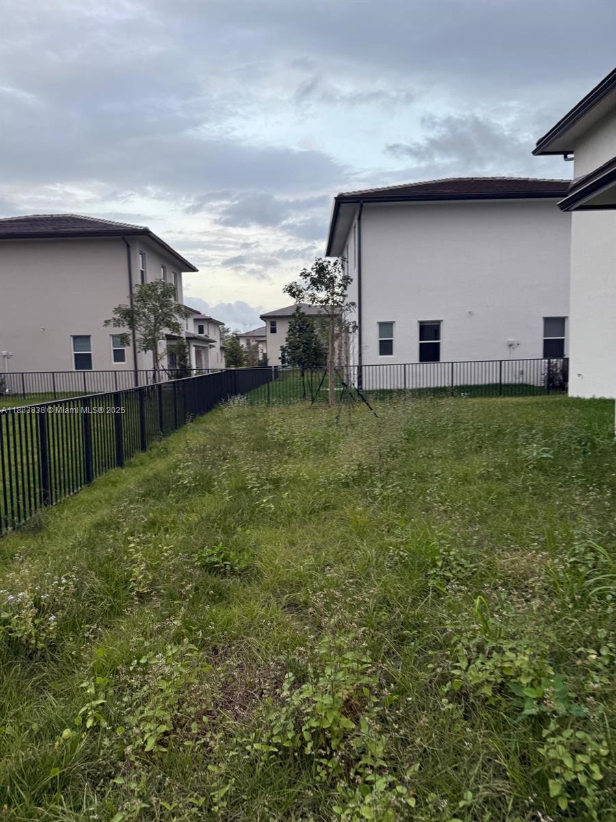 RESERVE AT DAVIE - Residential Lease