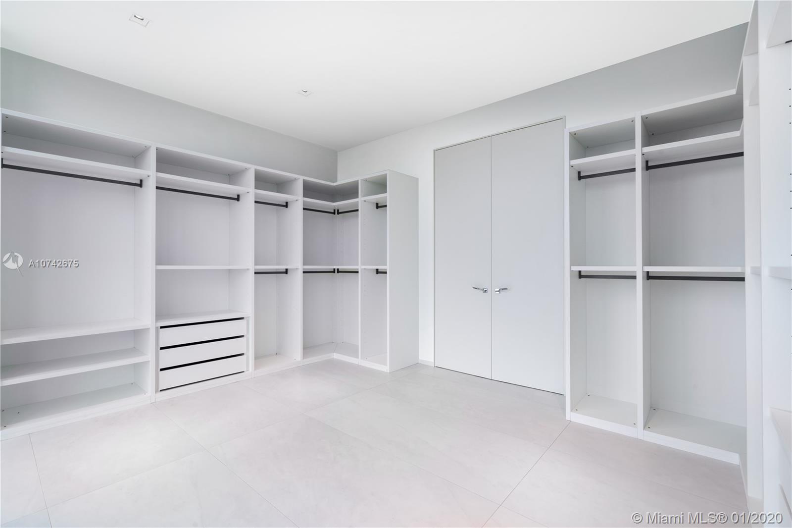 One Thousand Museum Condo - Residential