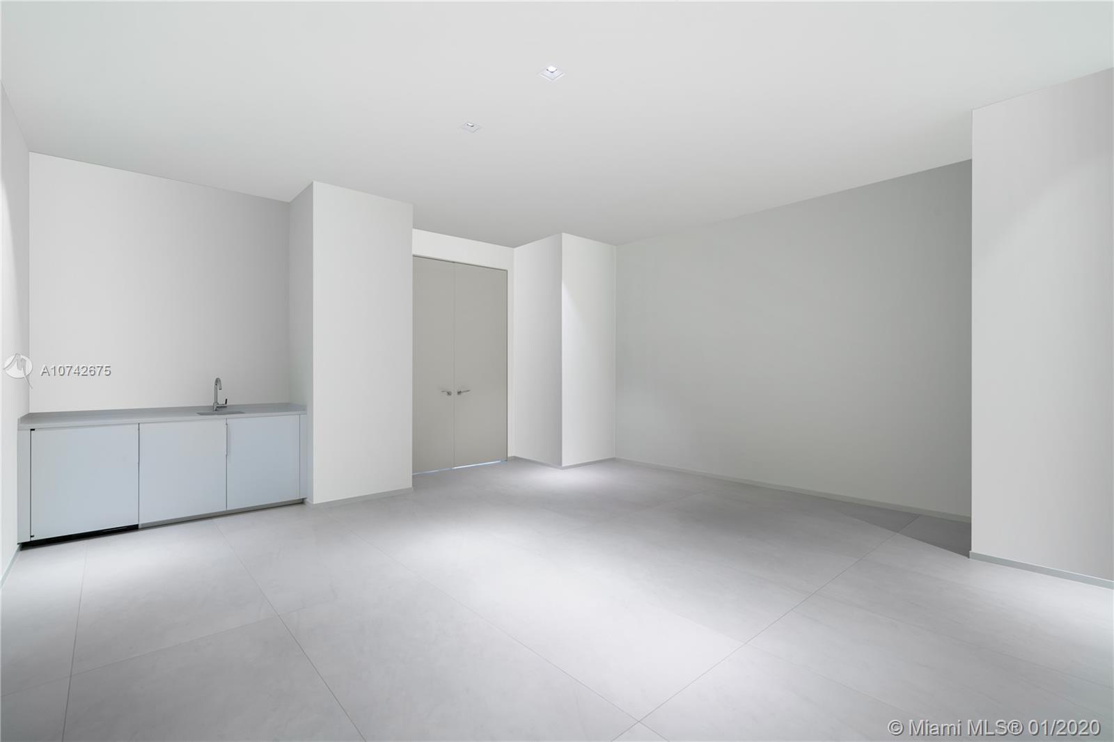 One Thousand Museum Condo - Residential