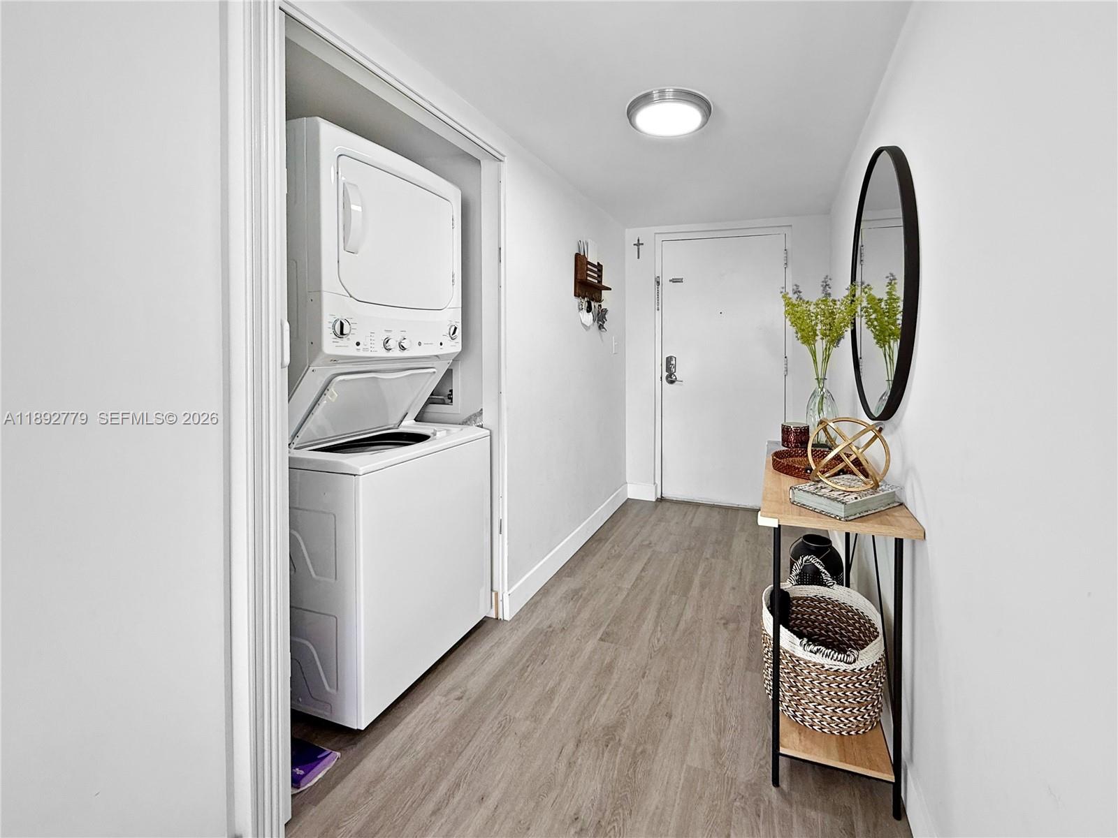 VILLA GRANDE CONDO - Residential