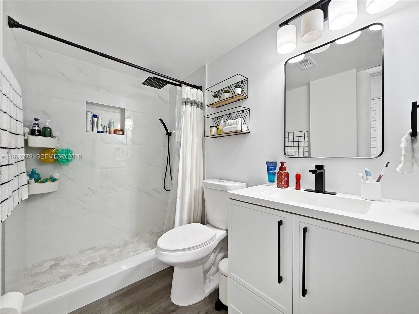 VILLA GRANDE CONDO - Residential