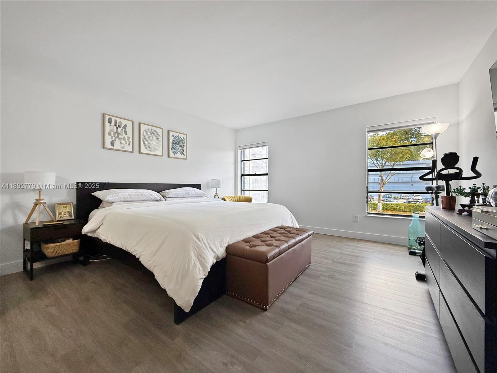 VILLA GRANDE CONDO - Residential