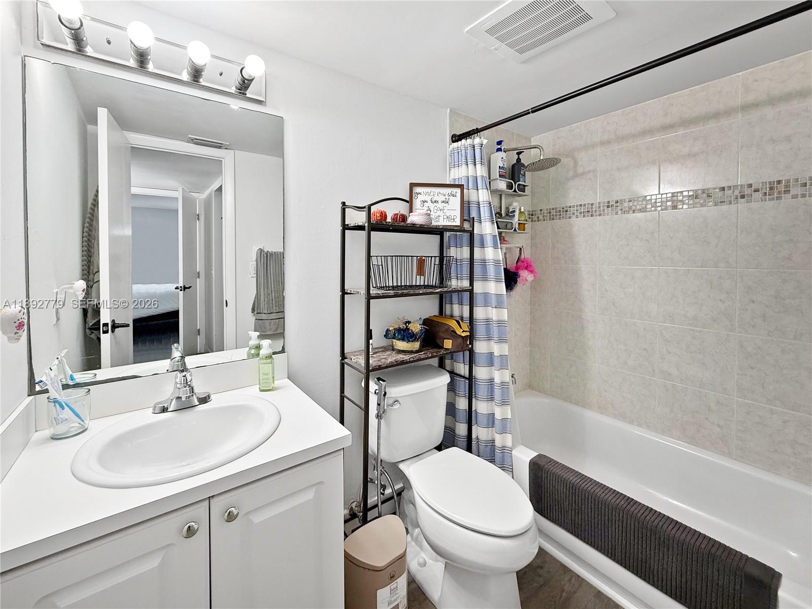 VILLA GRANDE CONDO - Residential