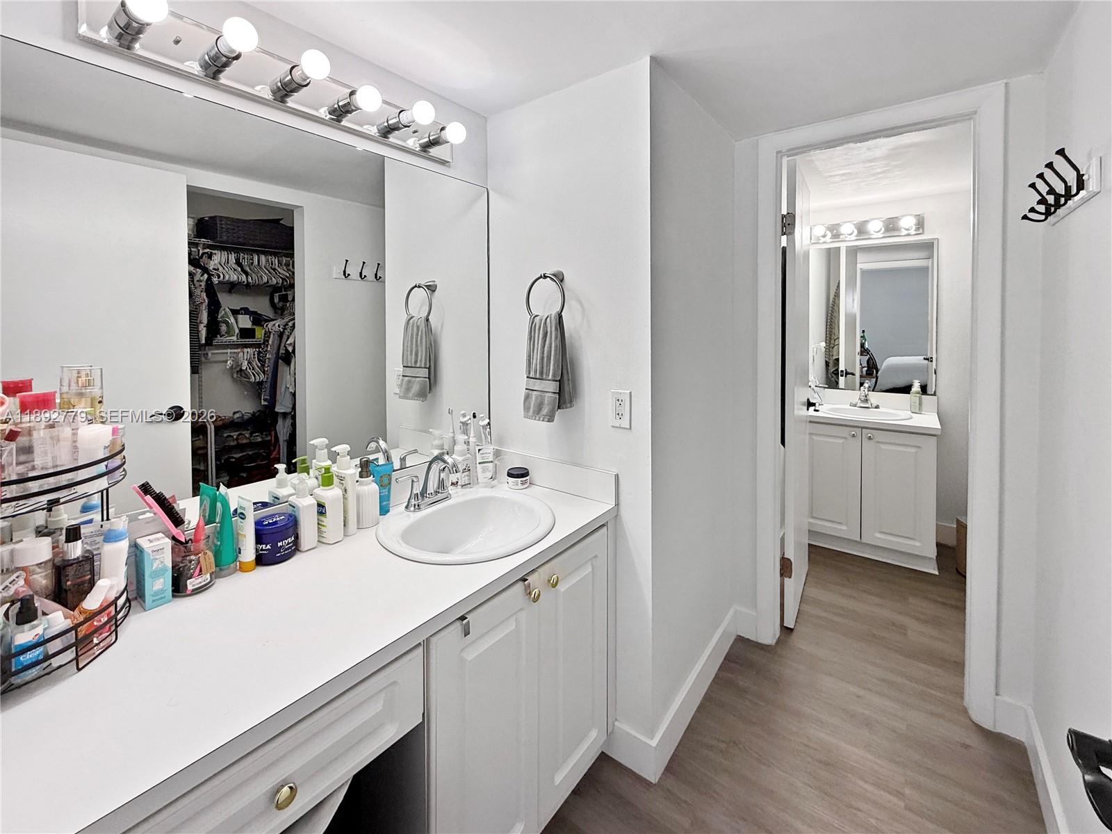 VILLA GRANDE CONDO - Residential