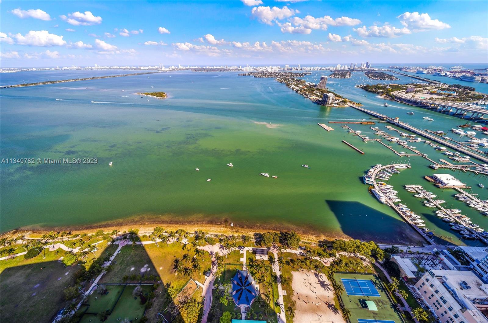 ARIA ON THE BAY - Residential