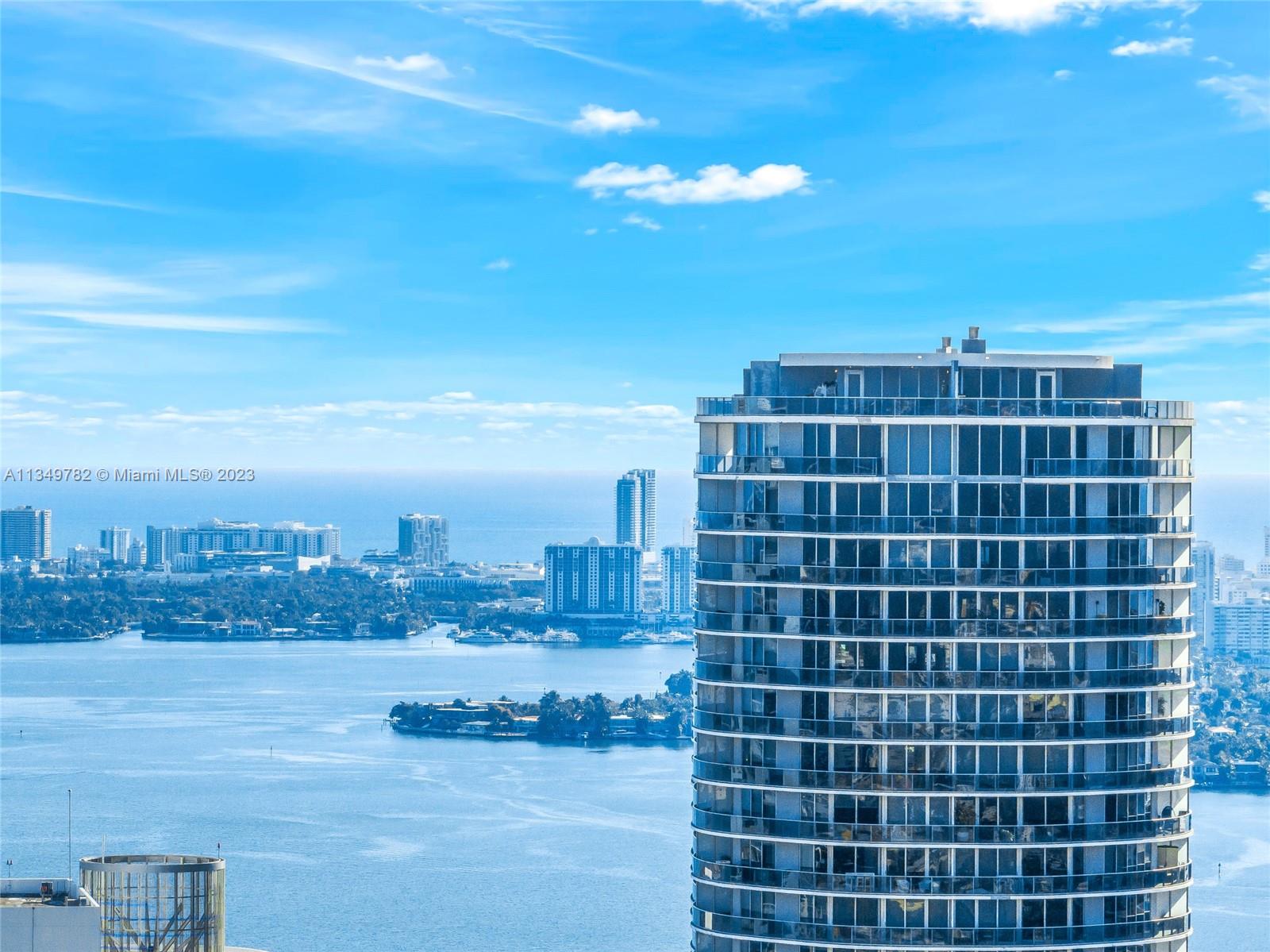 ARIA ON THE BAY - Residential