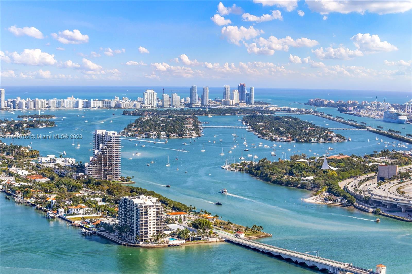 ARIA ON THE BAY - Residential