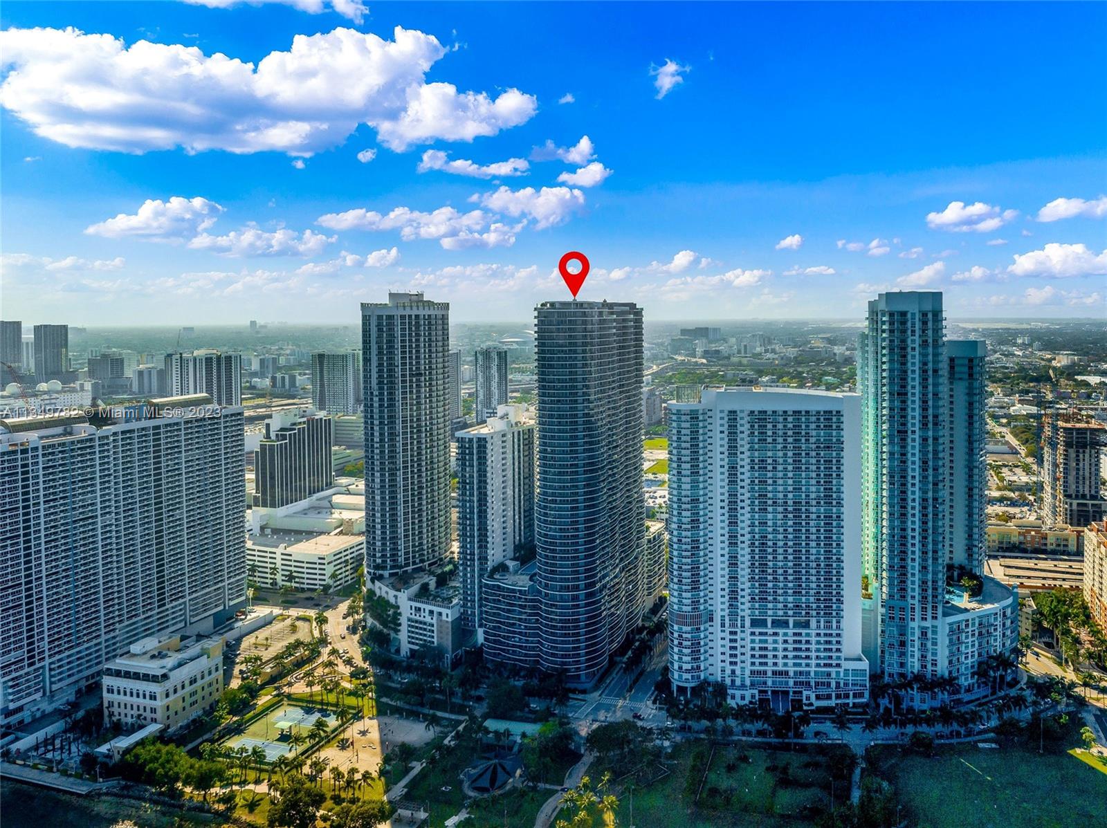 ARIA ON THE BAY - Residential