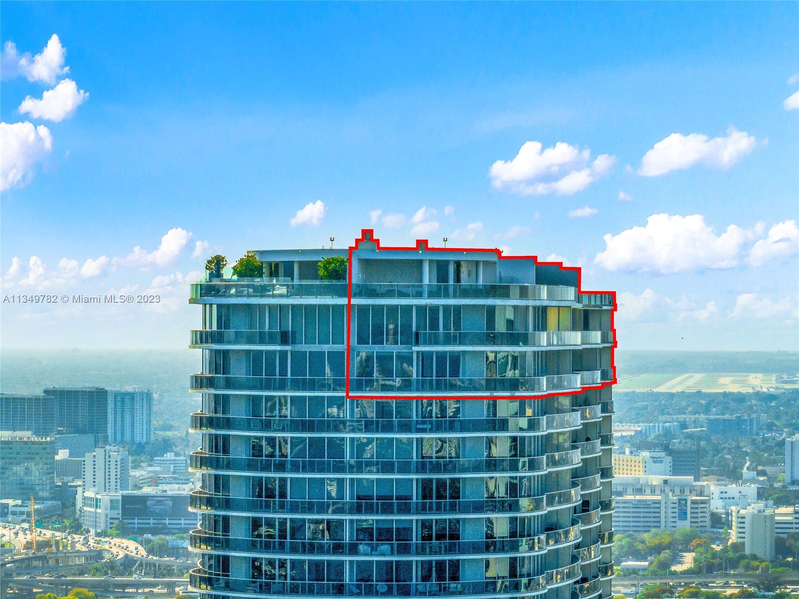 ARIA ON THE BAY - Residential