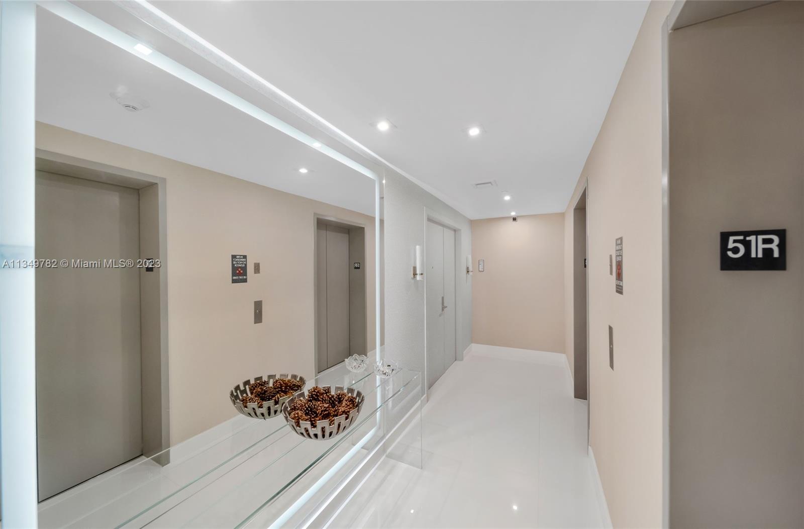 ARIA ON THE BAY - Residential