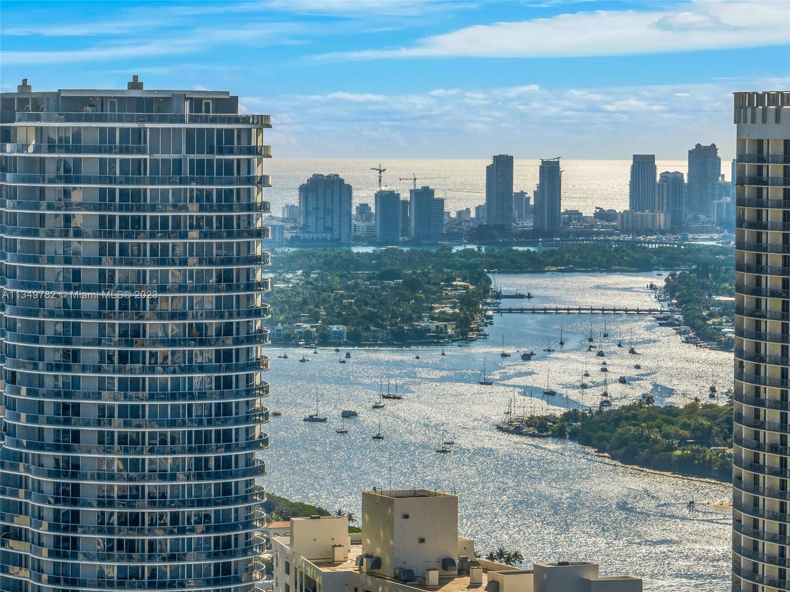 ARIA ON THE BAY - Residential