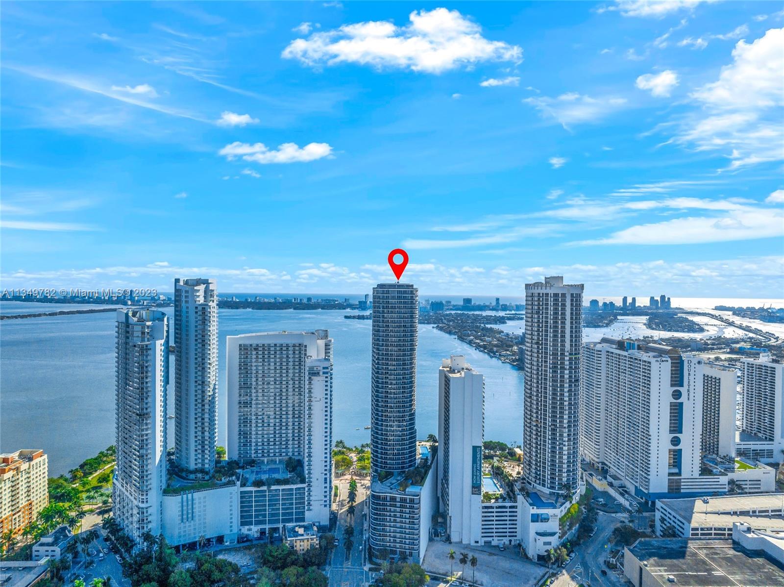 ARIA ON THE BAY - Residential