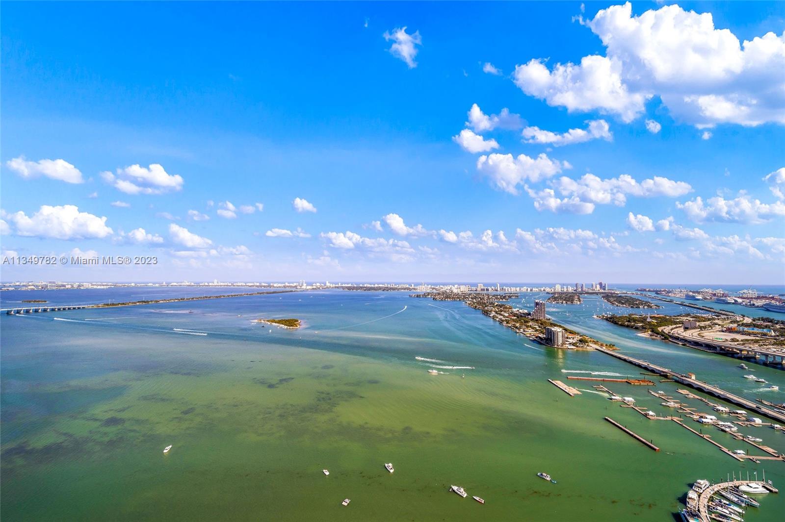 ARIA ON THE BAY - Residential