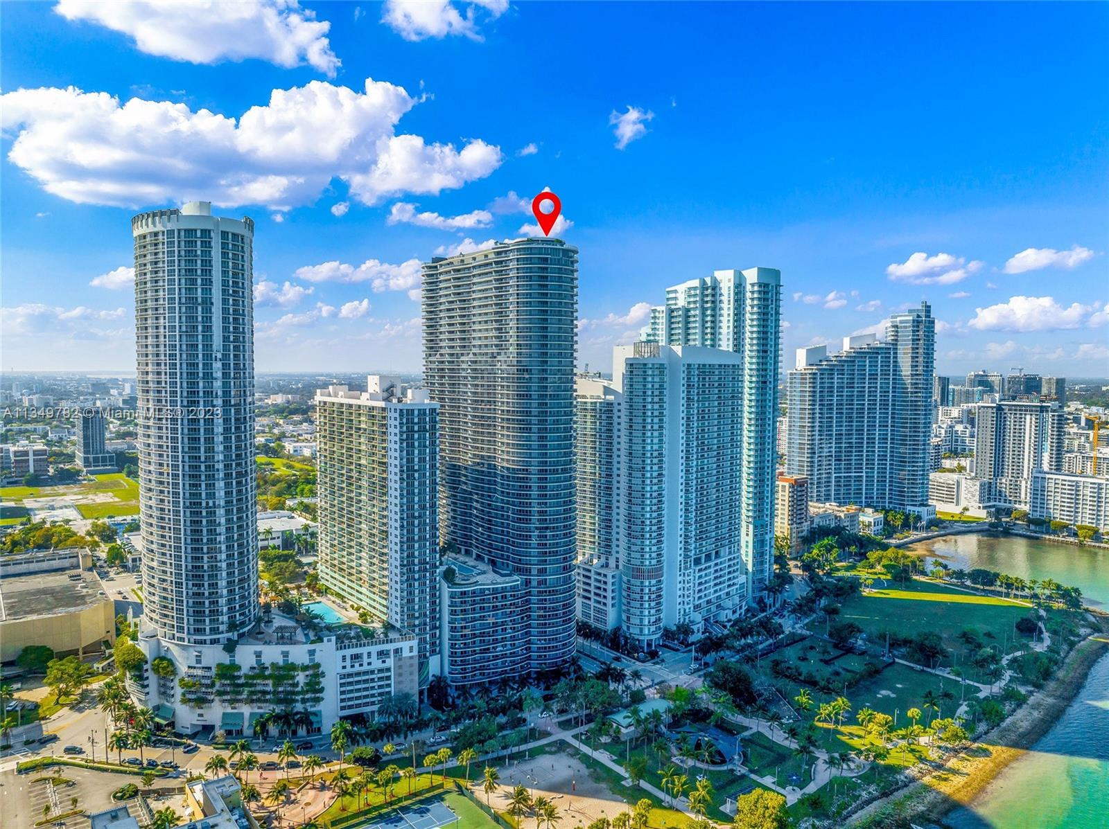 ARIA ON THE BAY - Residential