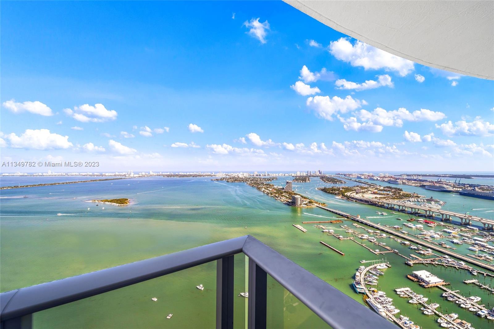 ARIA ON THE BAY - Residential