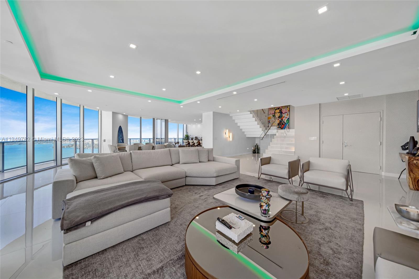 ARIA ON THE BAY - Residential