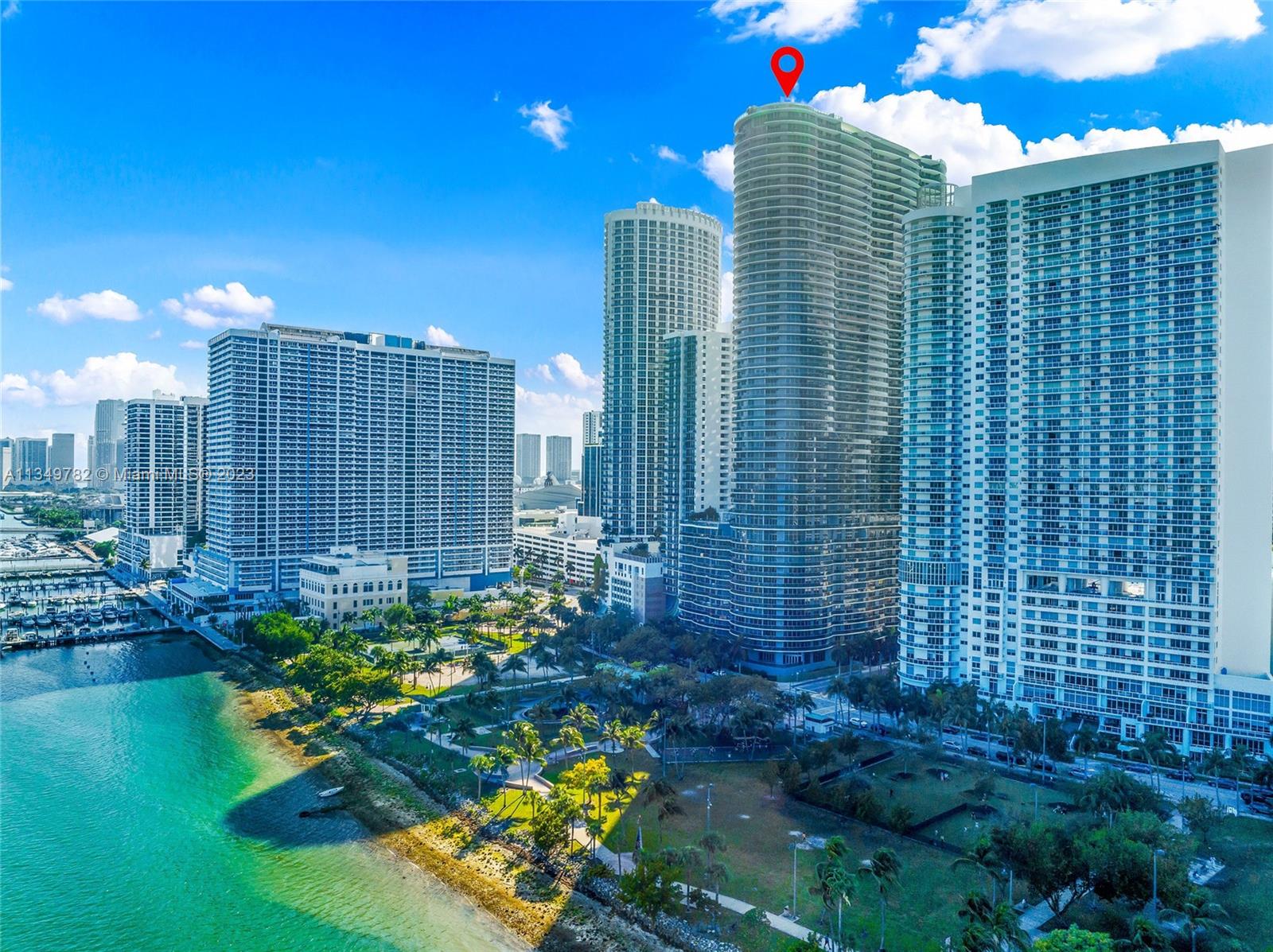 ARIA ON THE BAY - Residential