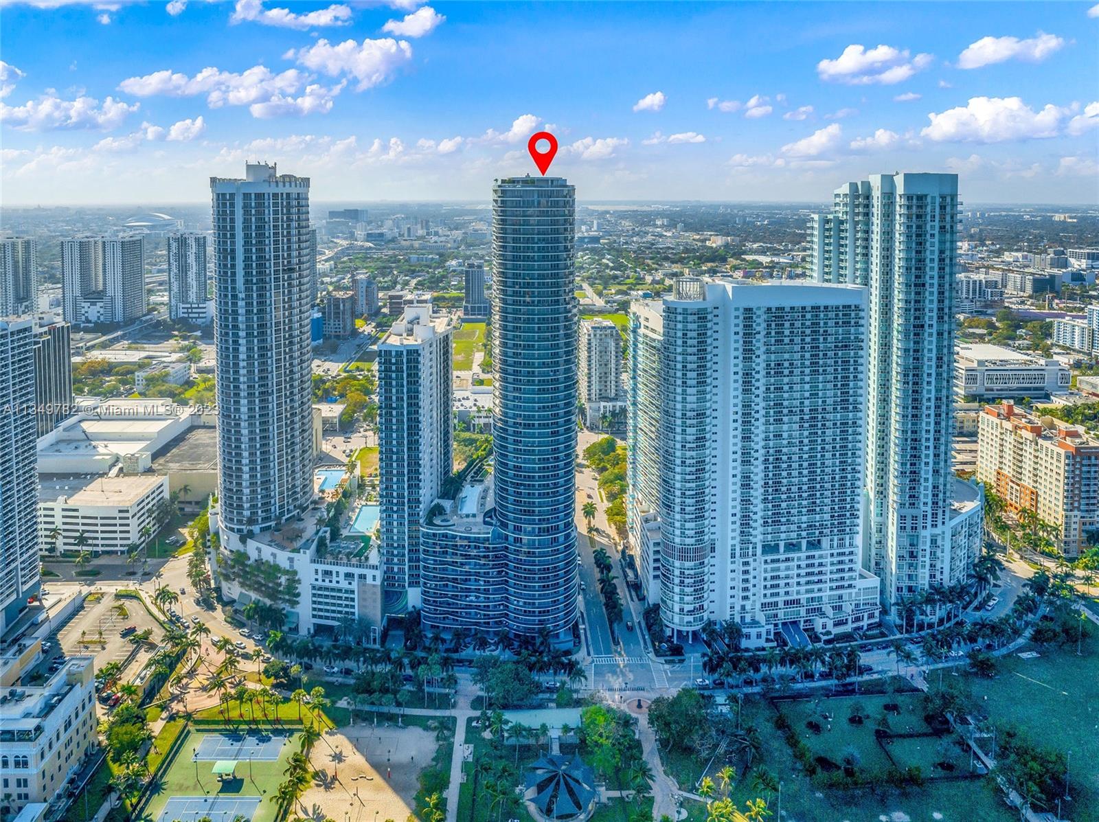 ARIA ON THE BAY - Residential