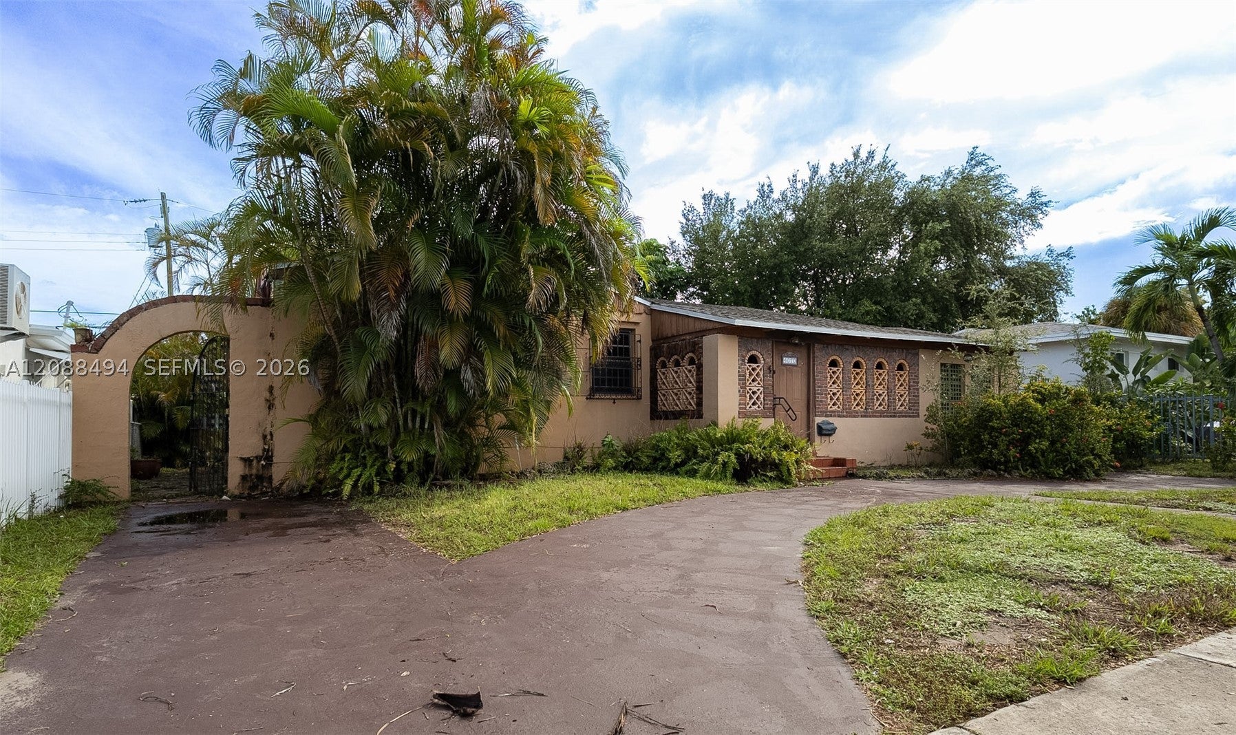 4070 NW 6th St