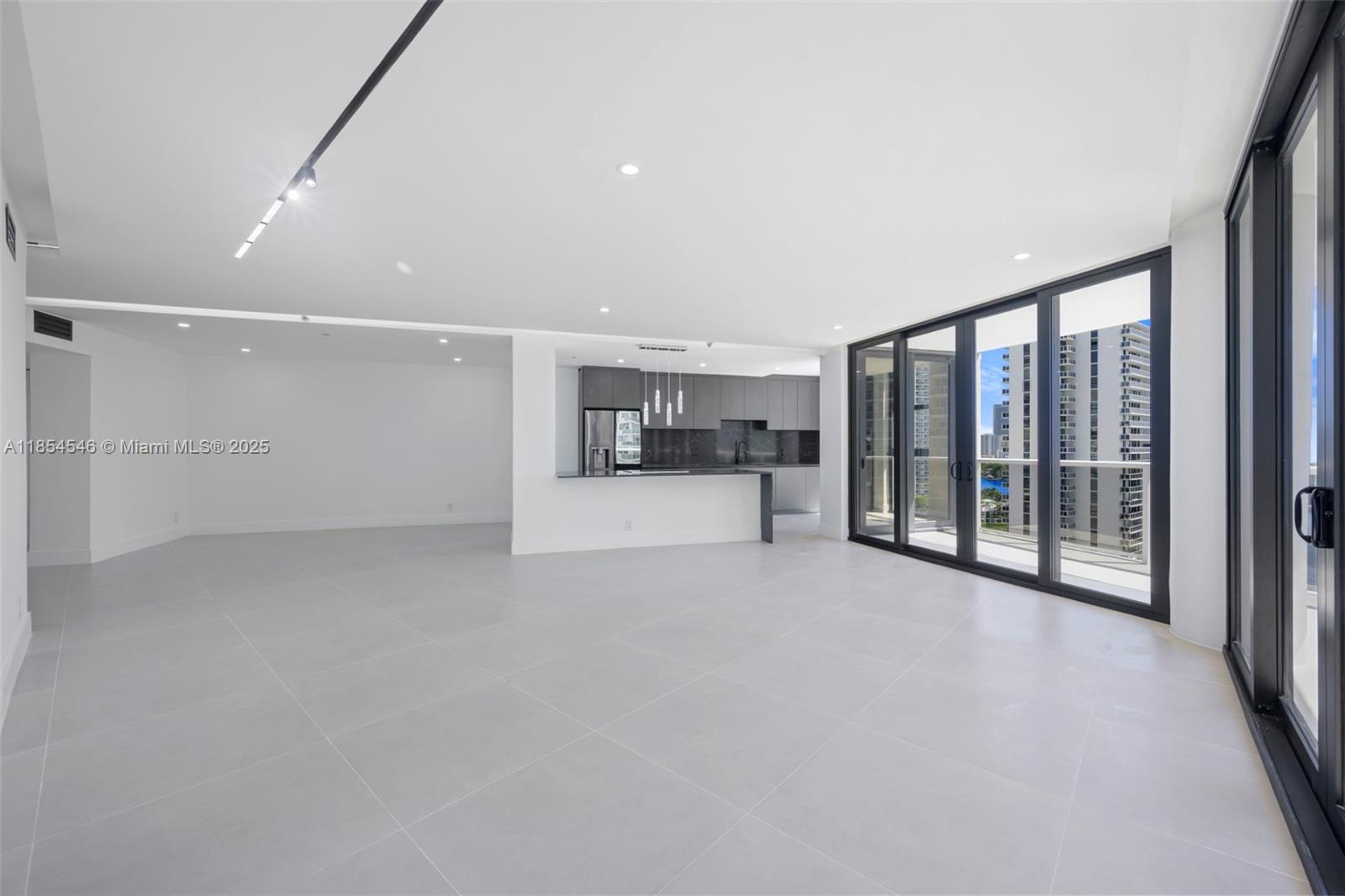 HAMPTONS WEST CONDO - Residential Lease