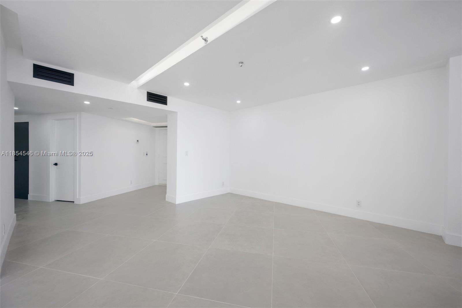 HAMPTONS WEST CONDO - Residential Lease