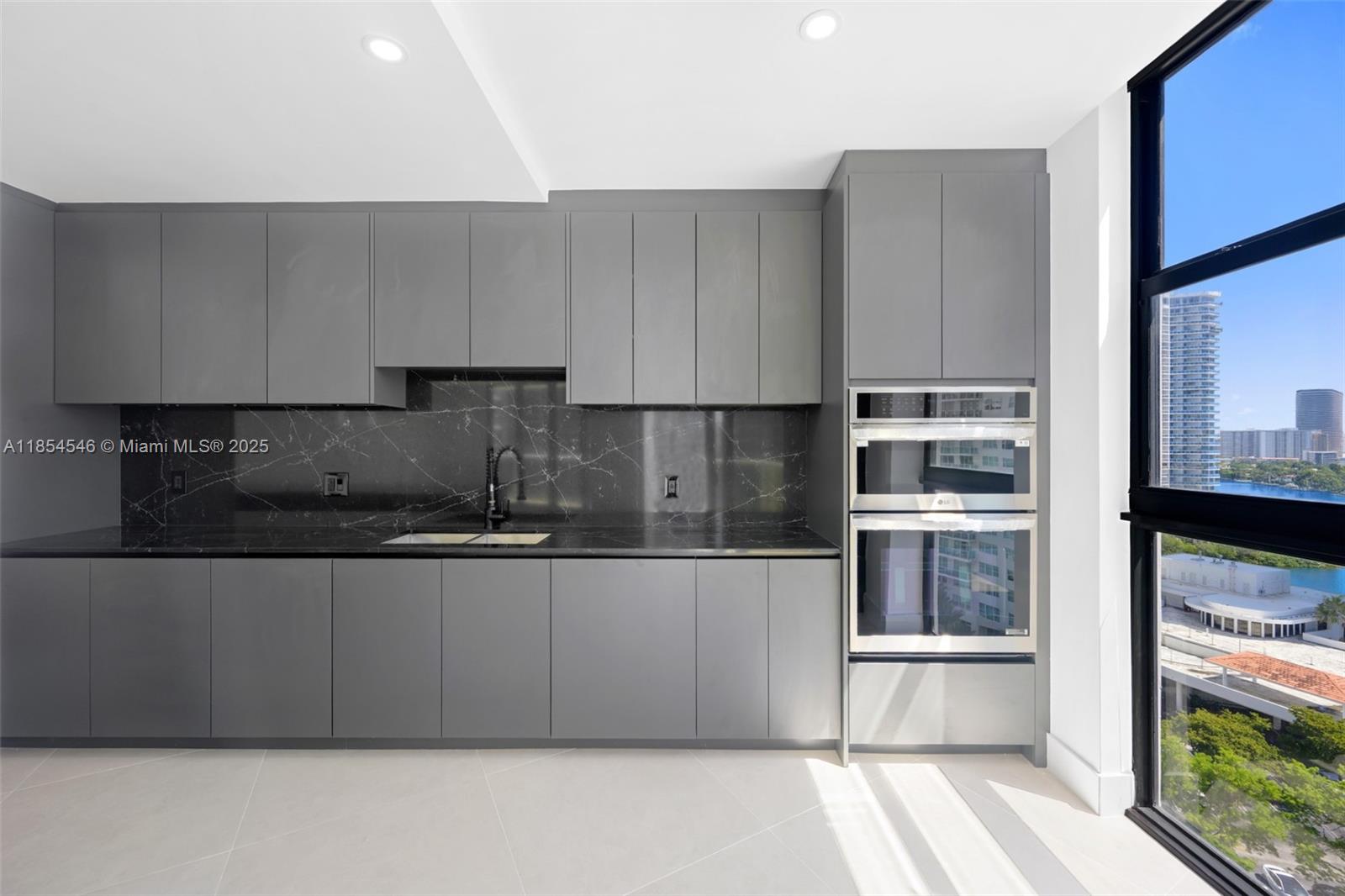 HAMPTONS WEST CONDO - Residential Lease