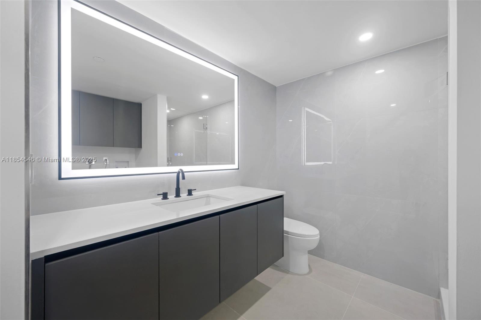 HAMPTONS WEST CONDO - Residential Lease