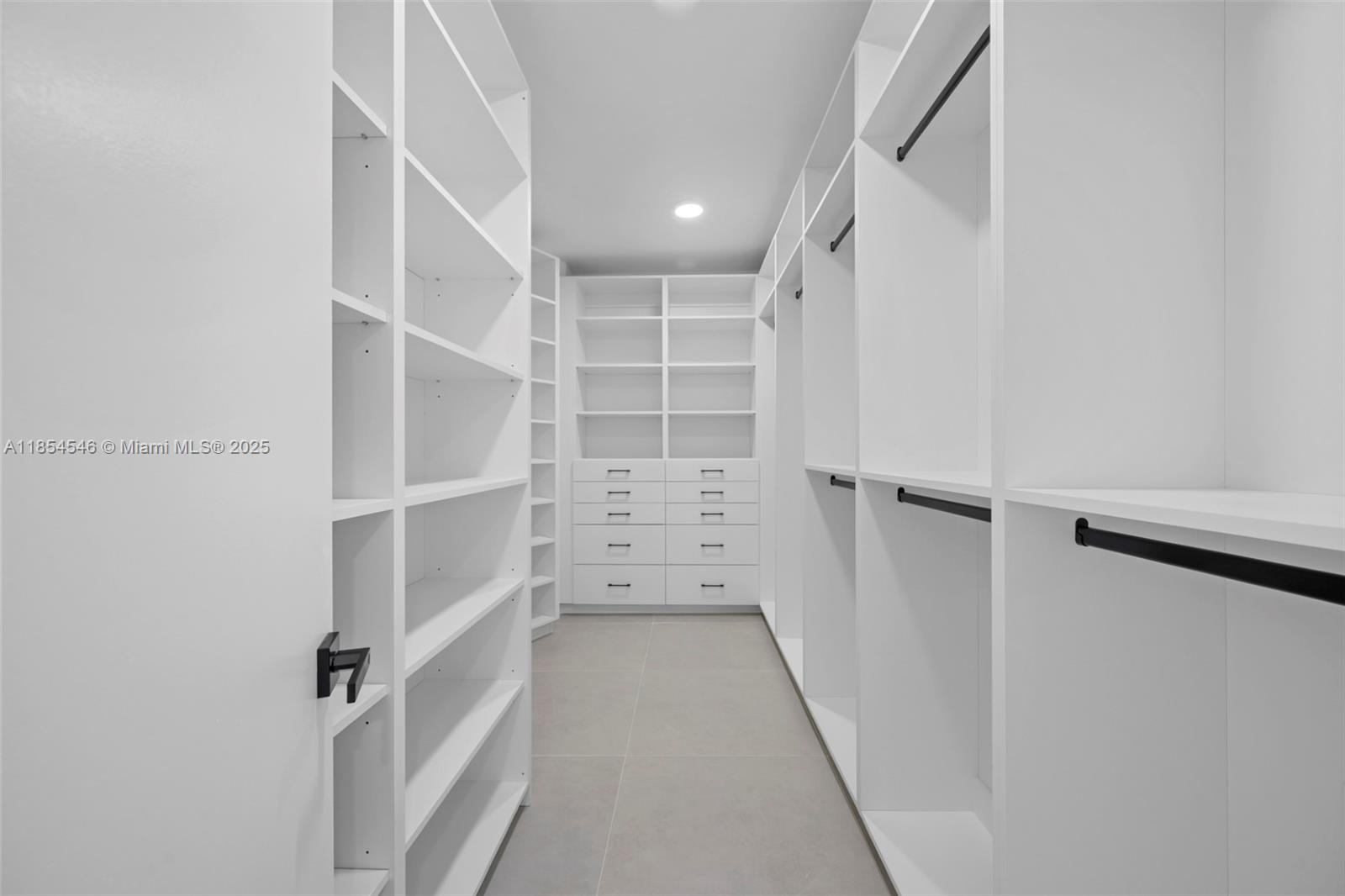 HAMPTONS WEST CONDO - Residential Lease