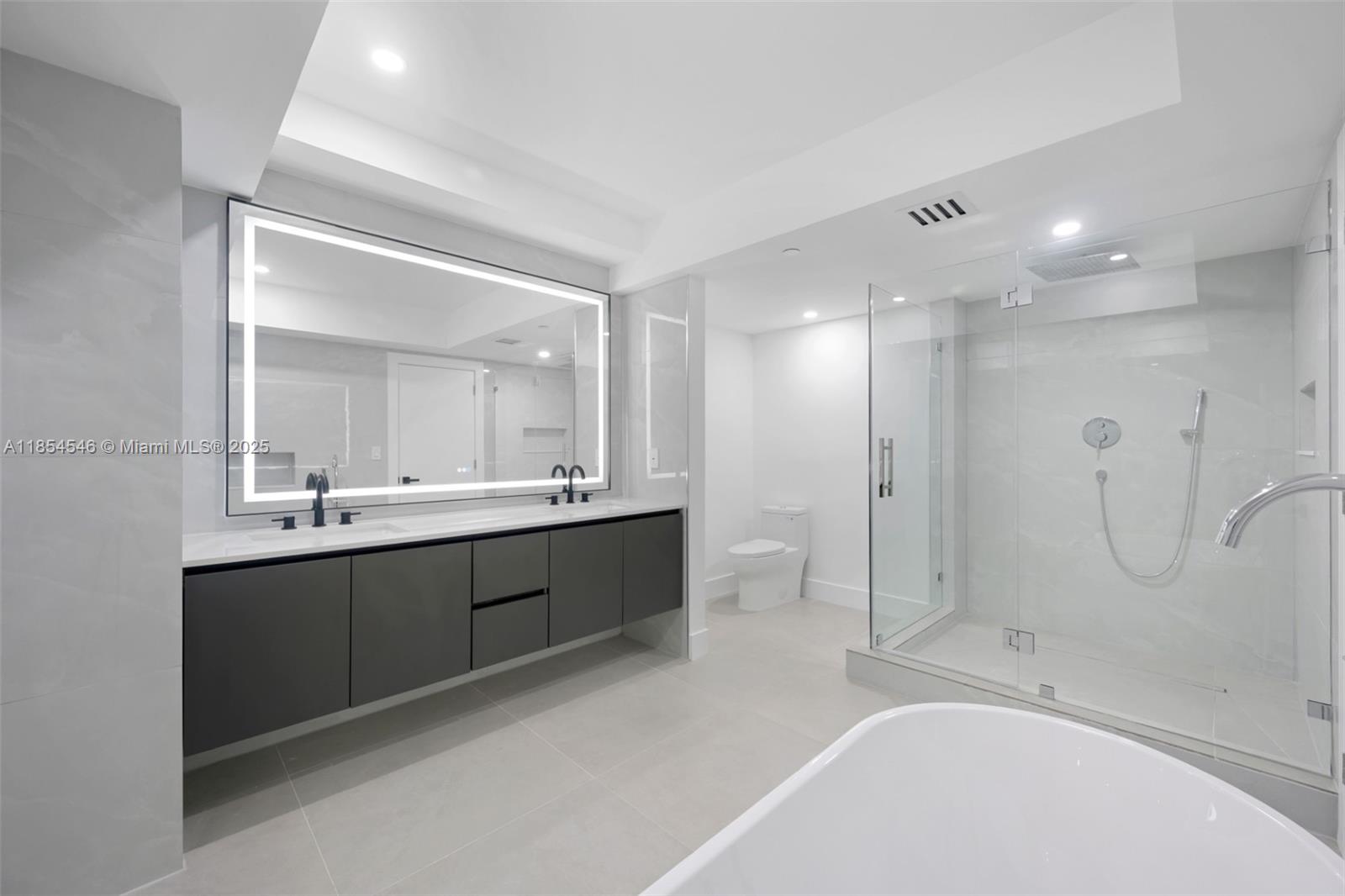 HAMPTONS WEST CONDO - Residential Lease