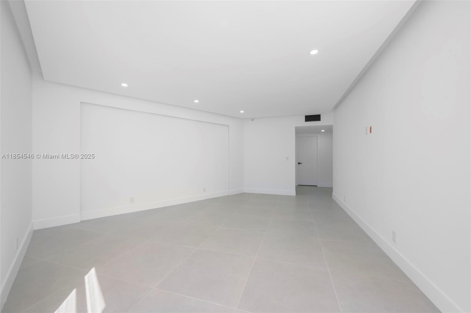 HAMPTONS WEST CONDO - Residential Lease