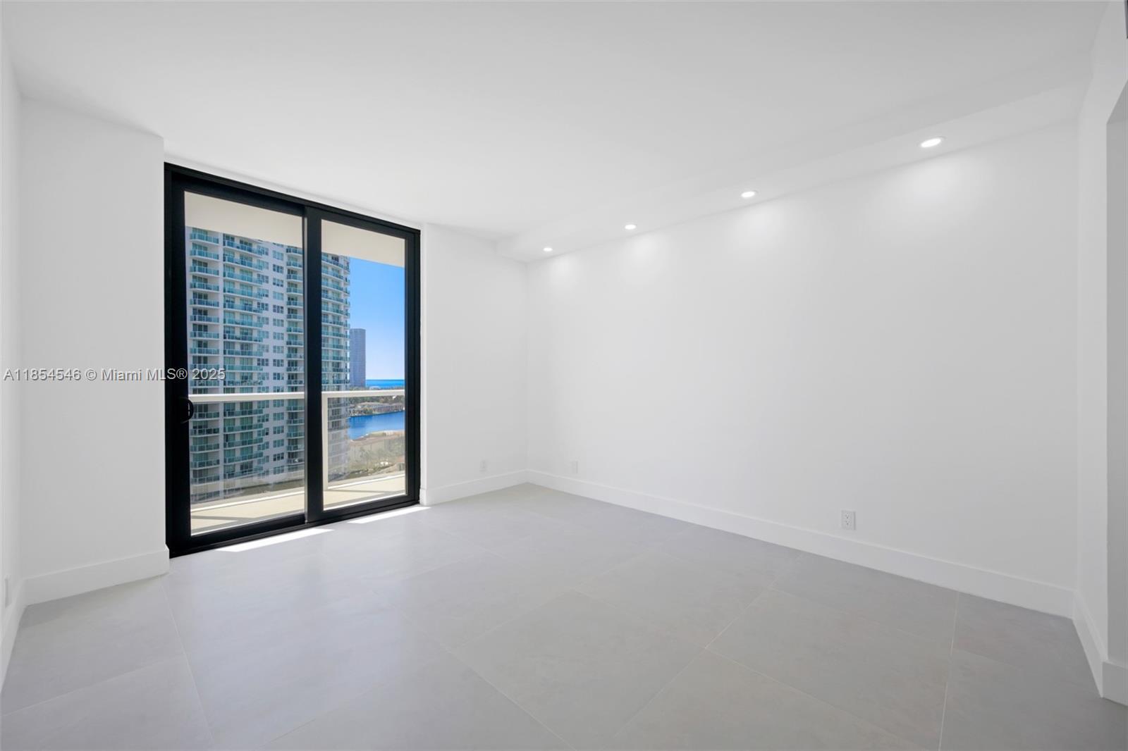 HAMPTONS WEST CONDO - Residential Lease