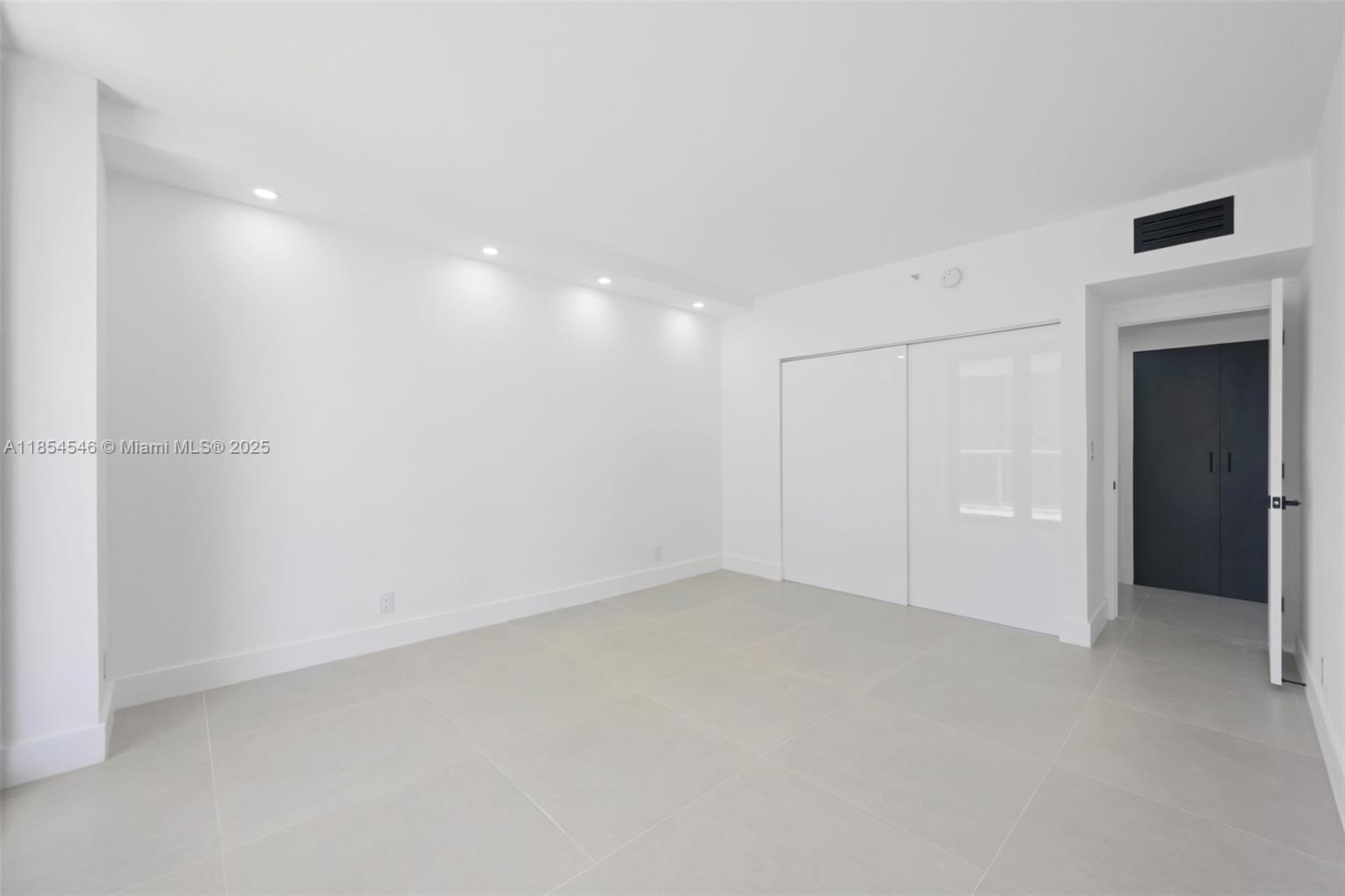 HAMPTONS WEST CONDO - Residential Lease