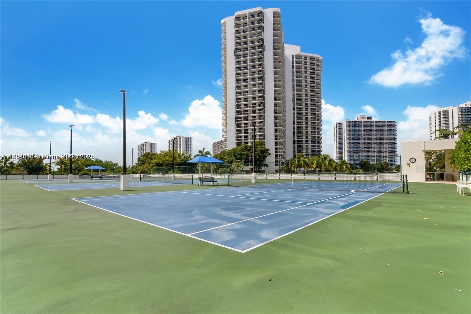 HAMPTONS WEST CONDO - Residential Lease