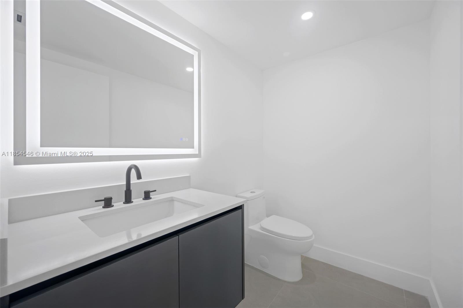 HAMPTONS WEST CONDO - Residential Lease
