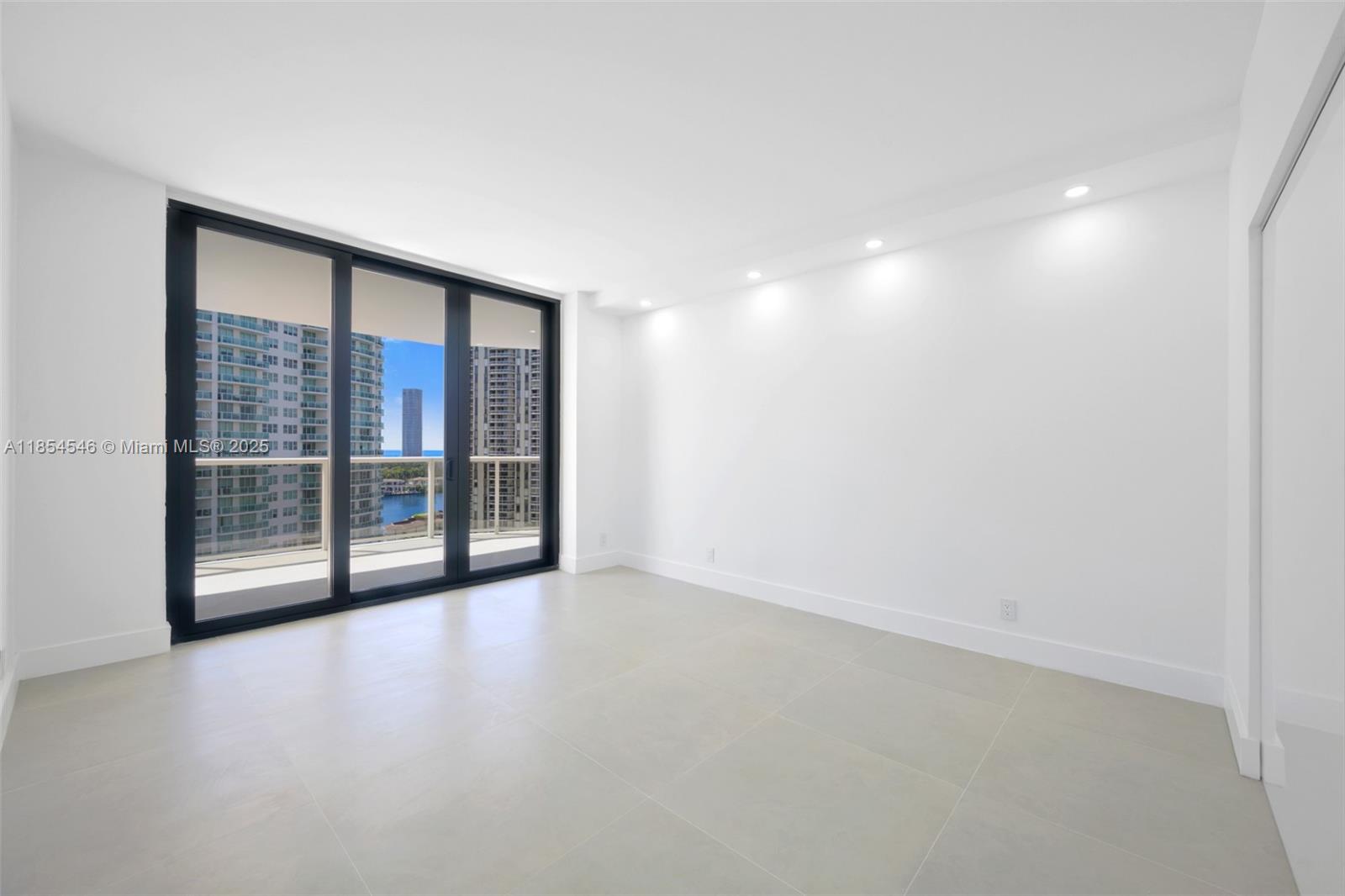 HAMPTONS WEST CONDO - Residential Lease