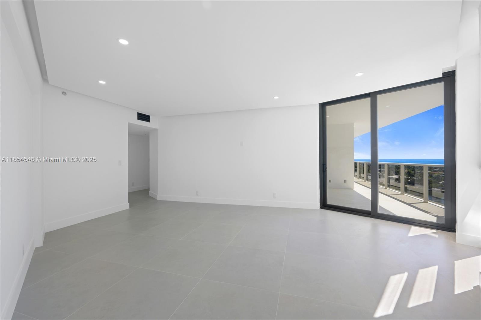 HAMPTONS WEST CONDO - Residential Lease