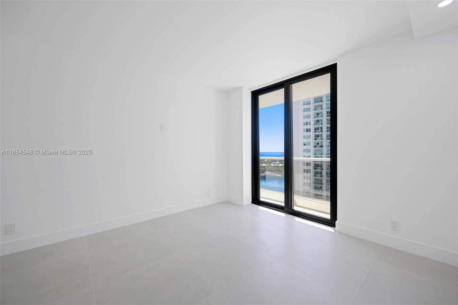 HAMPTONS WEST CONDO - Residential Lease