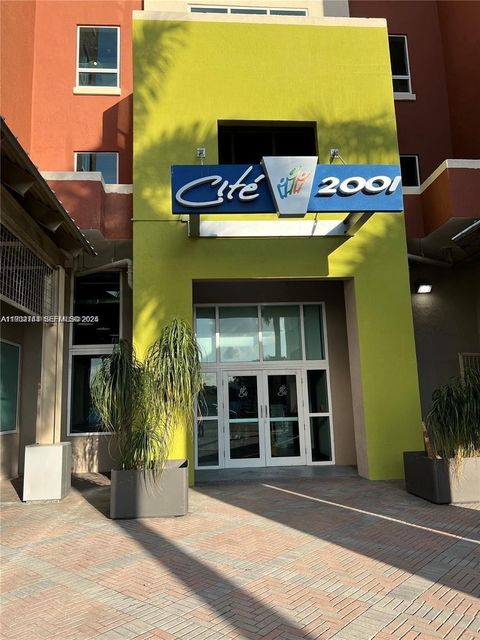 2001 Biscayne Blvd 3511 Miami FL 33137