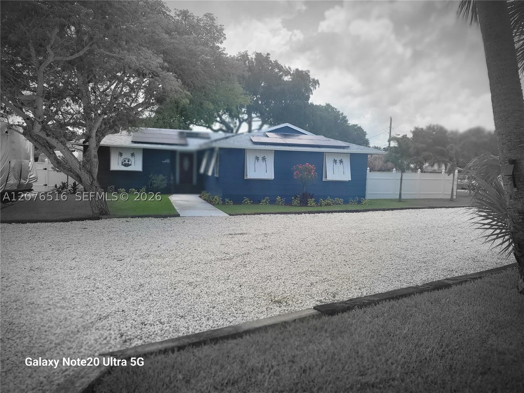 Photo of 2011 Edwin Ave #1, Fort Pierce, FL 34946 (MLS # A12076516)