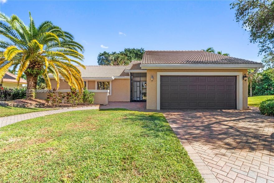 Beautifully Renovated 3-Bedroom, cul-de-sac home in Gated Escondido For Rent. Enjoy golf course views from your main living area! Featuring NEW ROOF (August 2025), NEW AIR CONDITIONING with ducts (July 2025), and NEW HOT WATER HEATER (June 2025), this home offers modern comfort and peace of mind. Vaulted ceilings enhance the spacious living areas, which overlook Hole #1 of the Boca Lago Golf Course (West Course). Located on a quiet cul-de-sac, Zoned for A-rated Boca schools, this move-in ready home combines prime location with excellent upgrades. Don’t miss this opportunity to live in one of Boca’s most desirable communities right on the golf course. Easy to show! Vacant on a Lockbox. Priced to Rent!