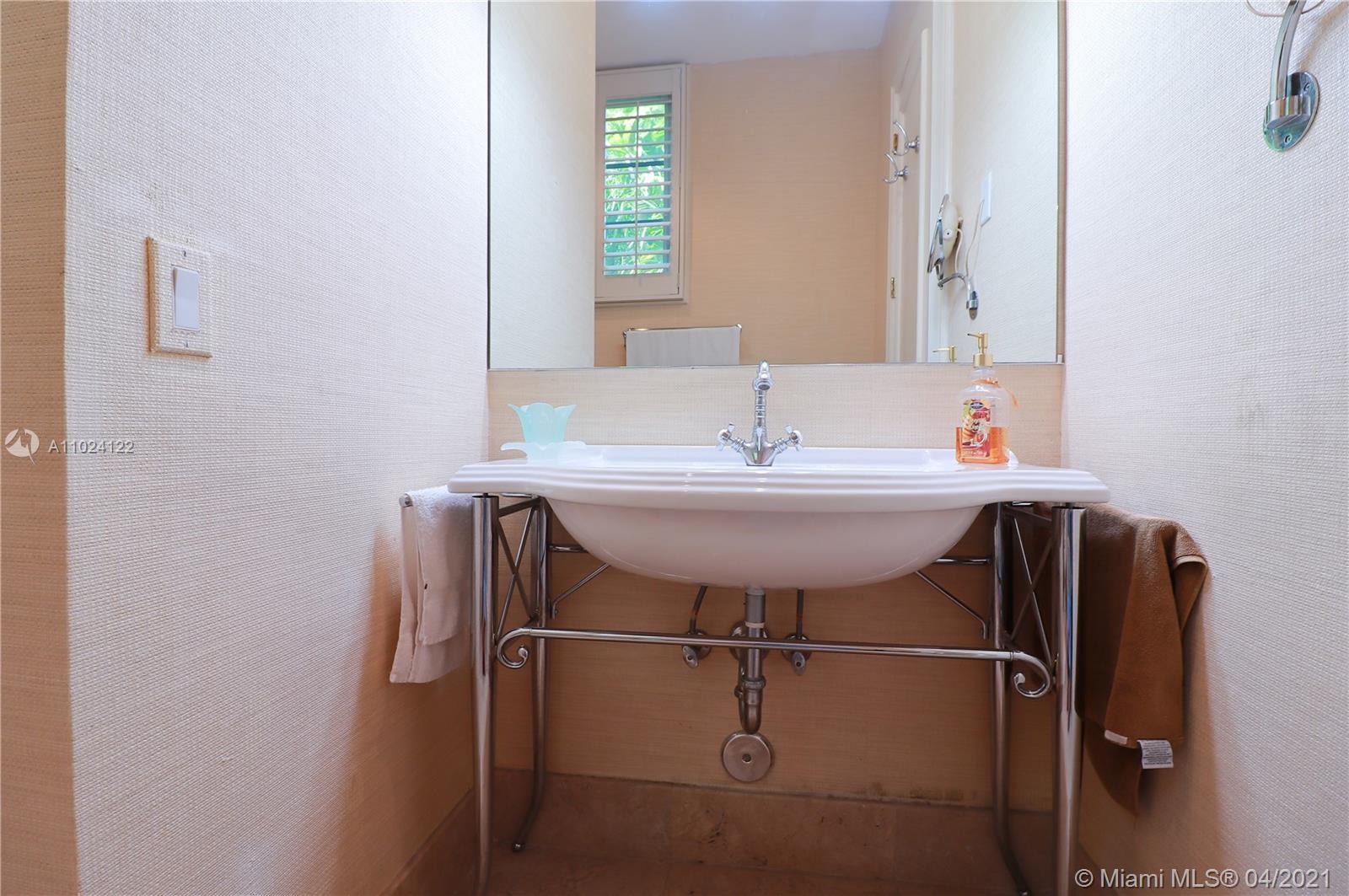 MARTIN SUBURBAN ACRES - Residential