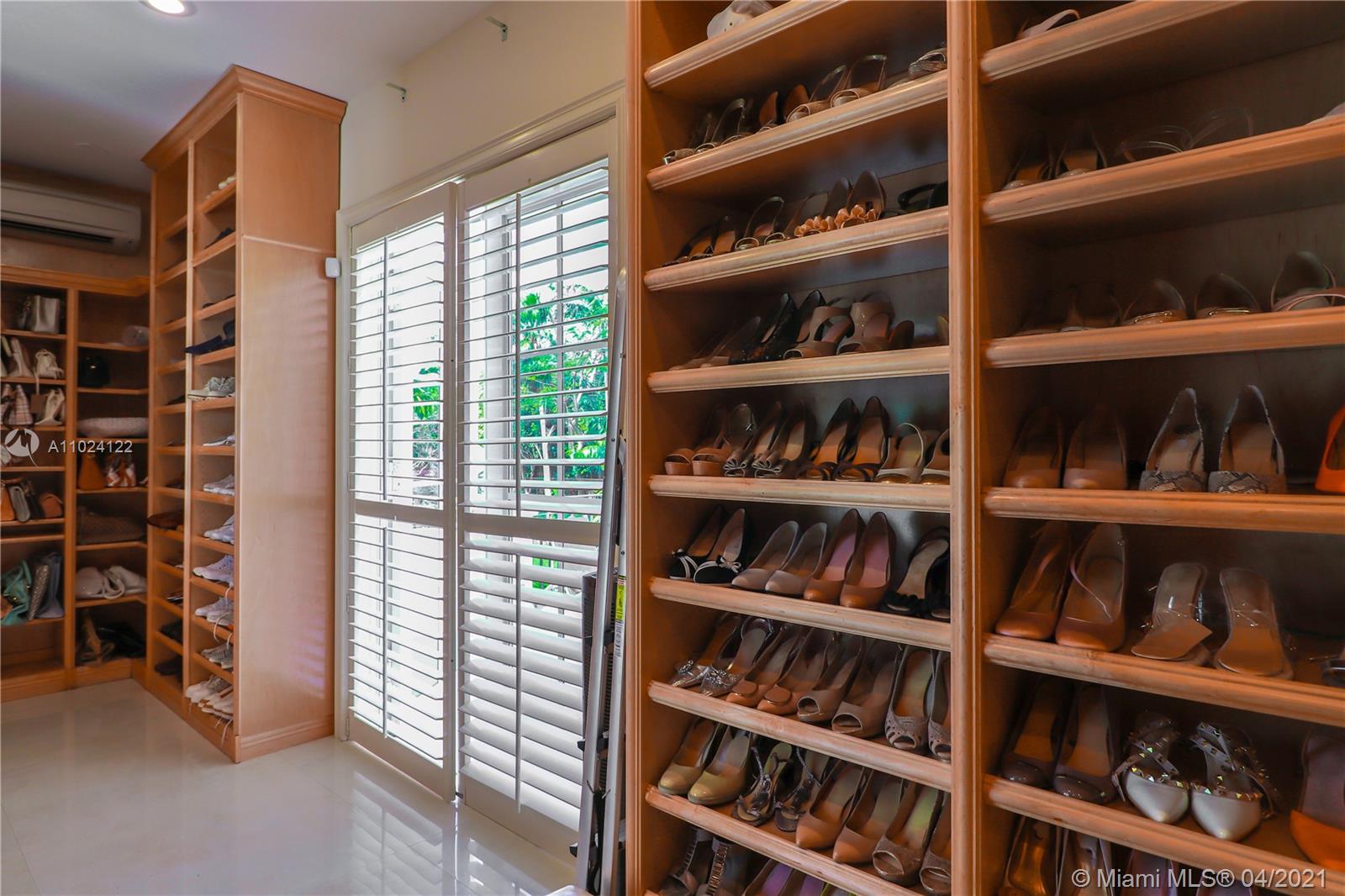 MARTIN SUBURBAN ACRES - Residential