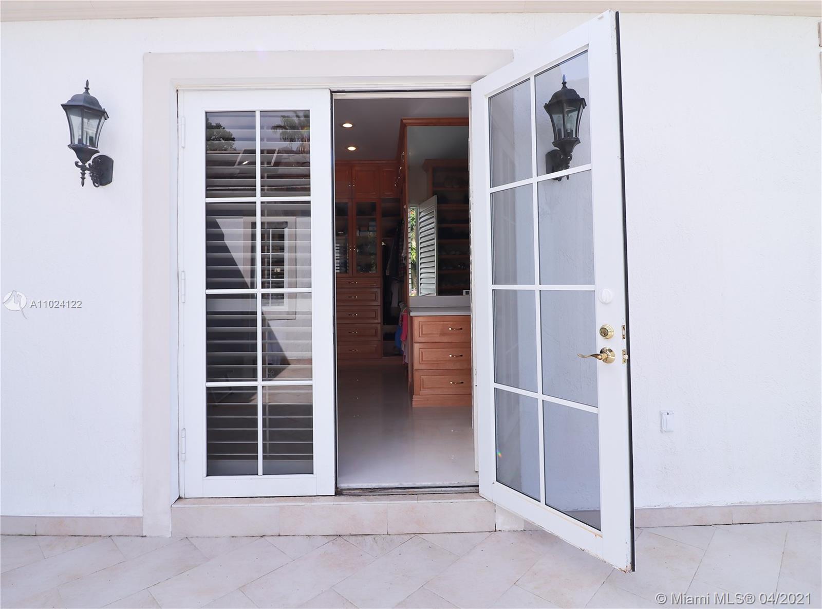 MARTIN SUBURBAN ACRES - Residential