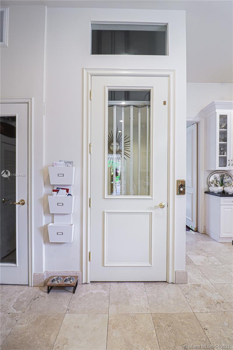 MARTIN SUBURBAN ACRES - Residential