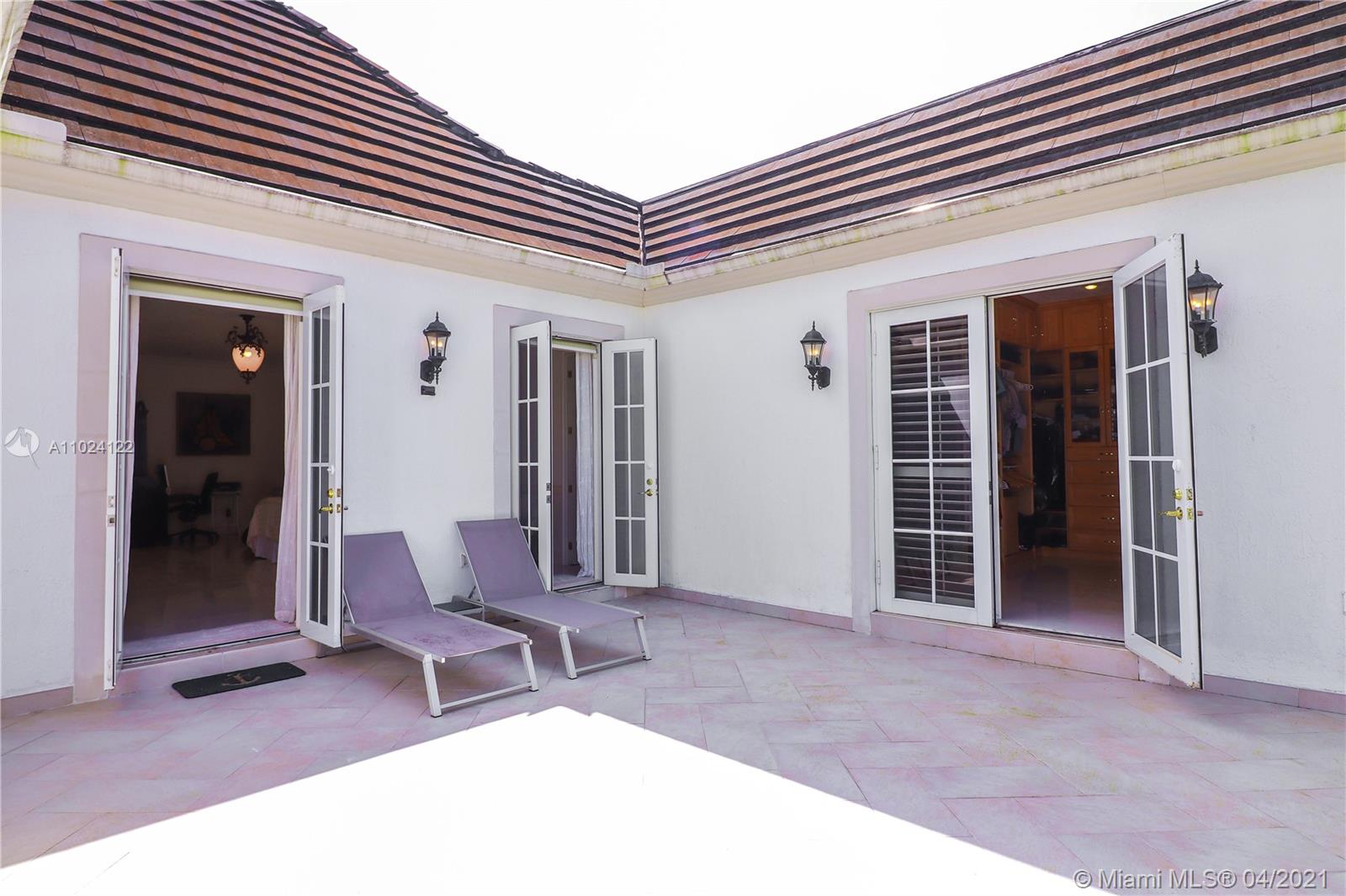 MARTIN SUBURBAN ACRES - Residential