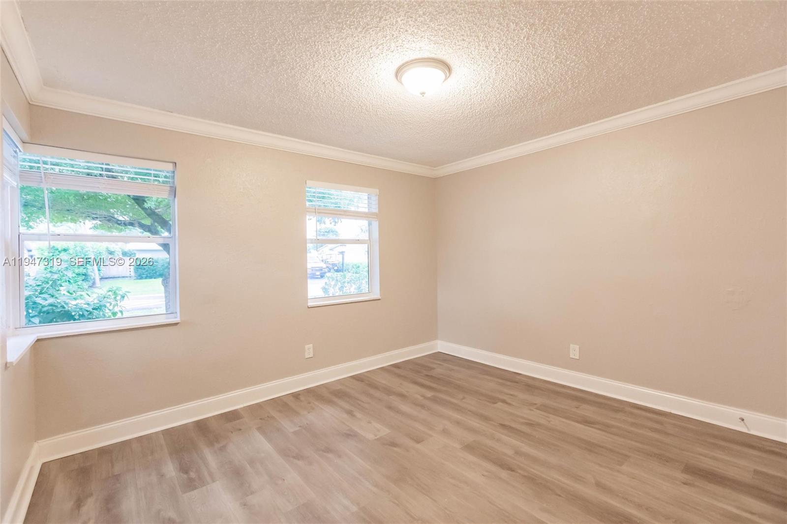 CRESTHAVEN NO 5 - Residential